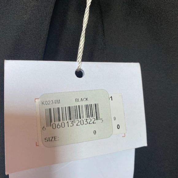 Gal Meets Glam Black Octavia Crepe One Shoulder Fl - Picture 7 of 7